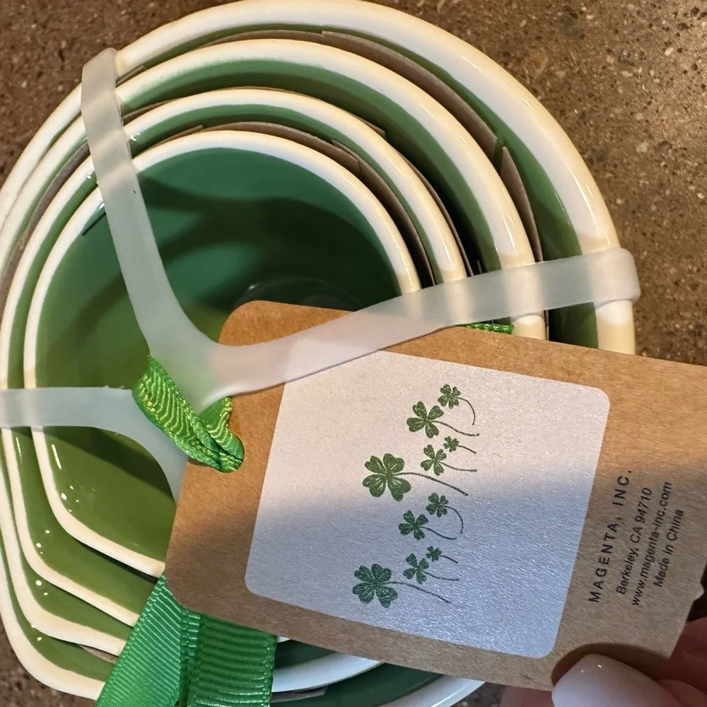 Rae Dunn Shamrock Measuring Cups Set - Picture 4 of 4